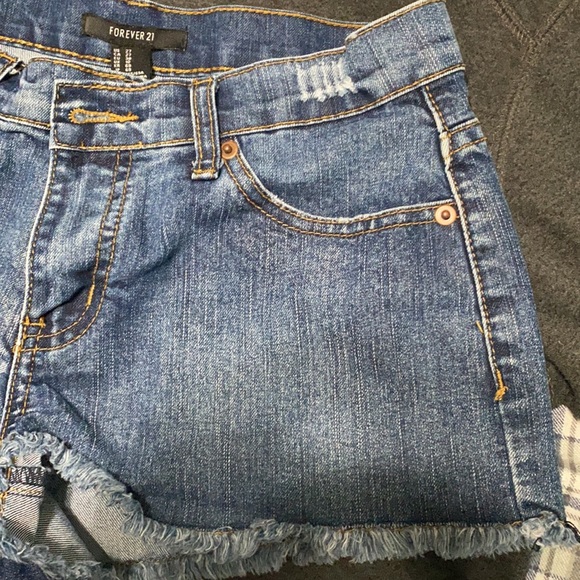 Forever 21 Jean shorts - Picture 3 of 5